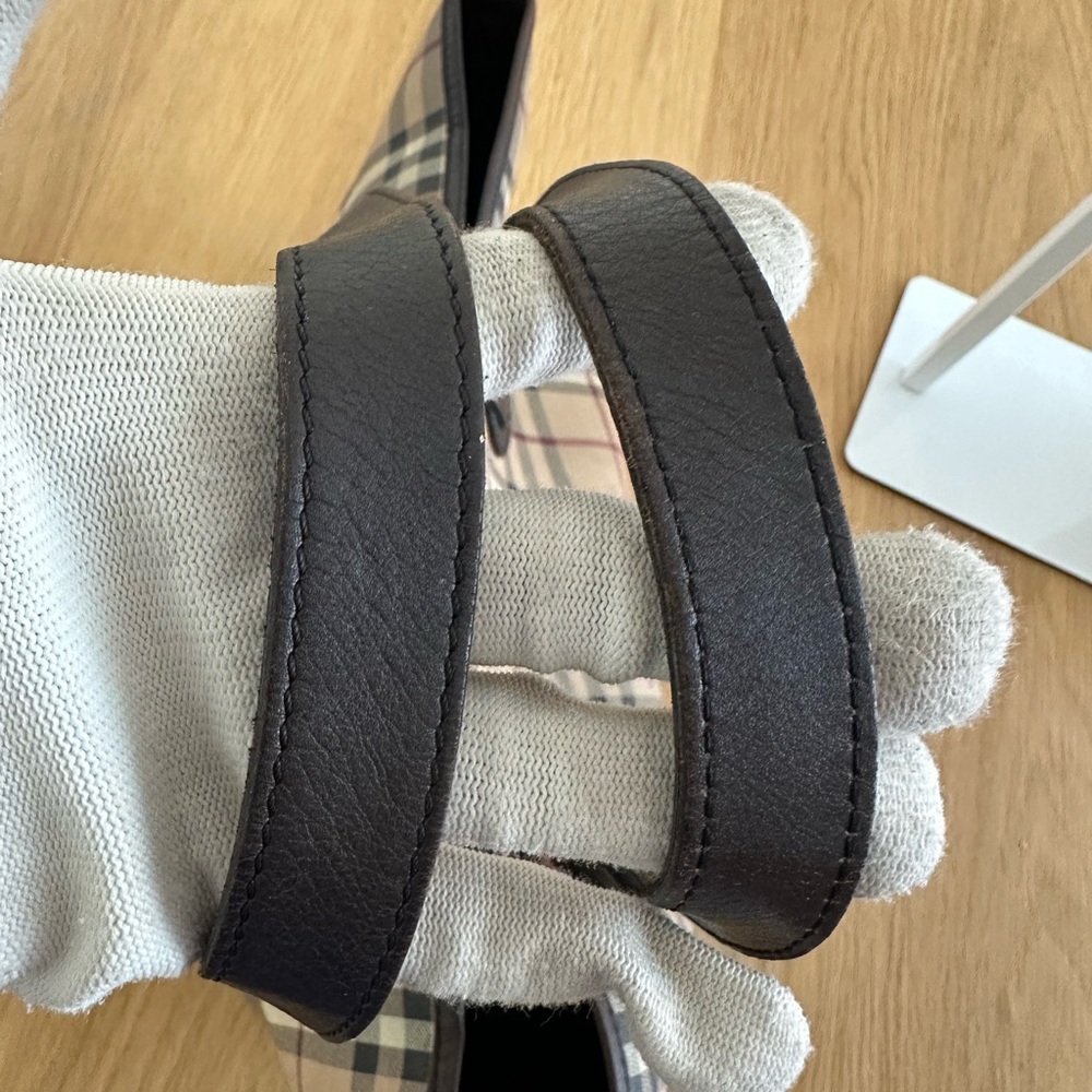 Burberry Tote Bag - Picture 12 of 16